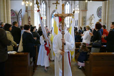 Feier der 1. Heiligen Kommunion in Sankt Crescentius (Foto: Karl-Franz Thiede)